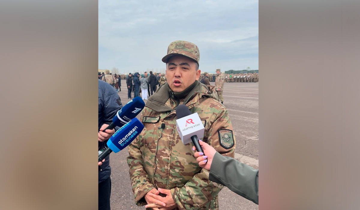 Мен Иркутскіде машинада минет жасаймын.